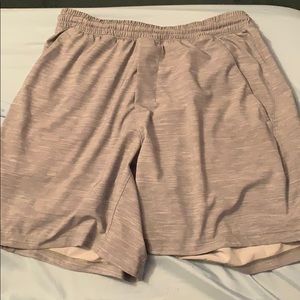 Men’s Lulu Lemon linerless pace breaker short